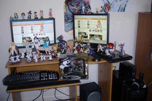 My desk at home loaded with my figs. Click for larger resolution.